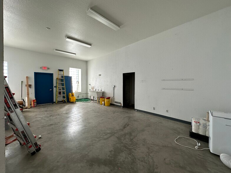 More Photos Of 1531 National Ave, Helena Flex For Sale