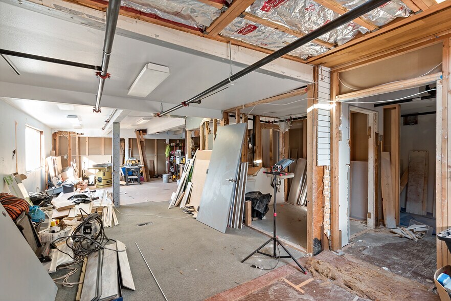 More Photos Of 105 1st St, Langley Storefront Retail Residential For Sale