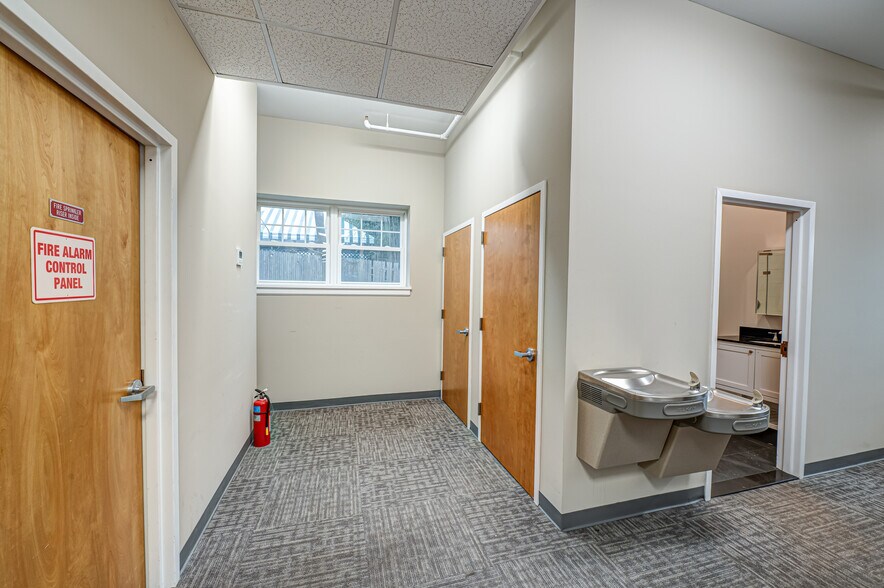 More Photos Of 41 Green St, Huntington Medical For Lease