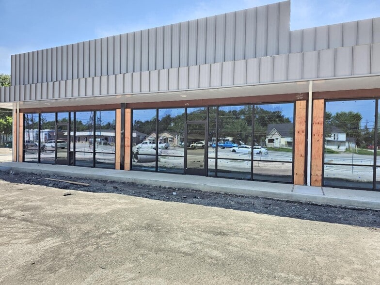 More Photos Of 1702 Strawberry Rd, Pasadena Storefront Retail Office For Lease