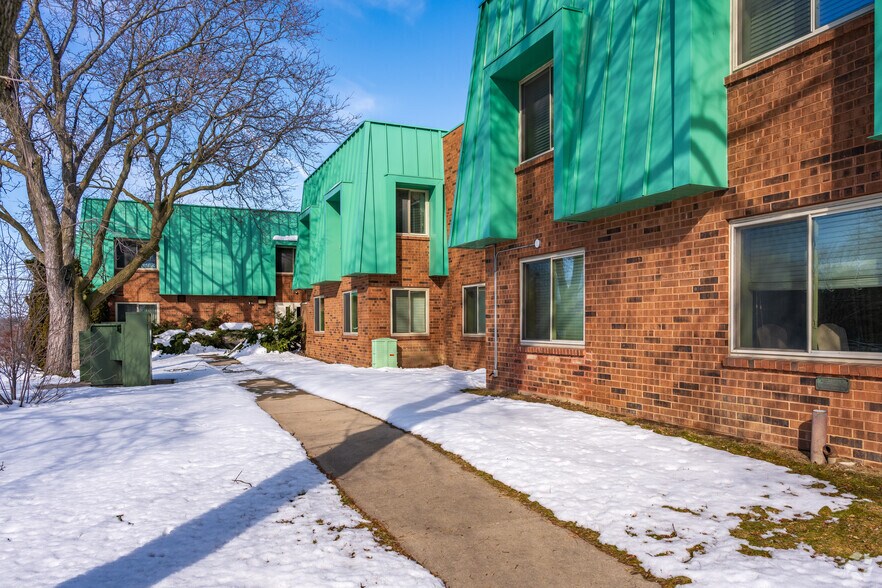 More Photos Of 9350 W Fond Du Lac Ave, Milwaukee Skilled Nursing Facility For Sale