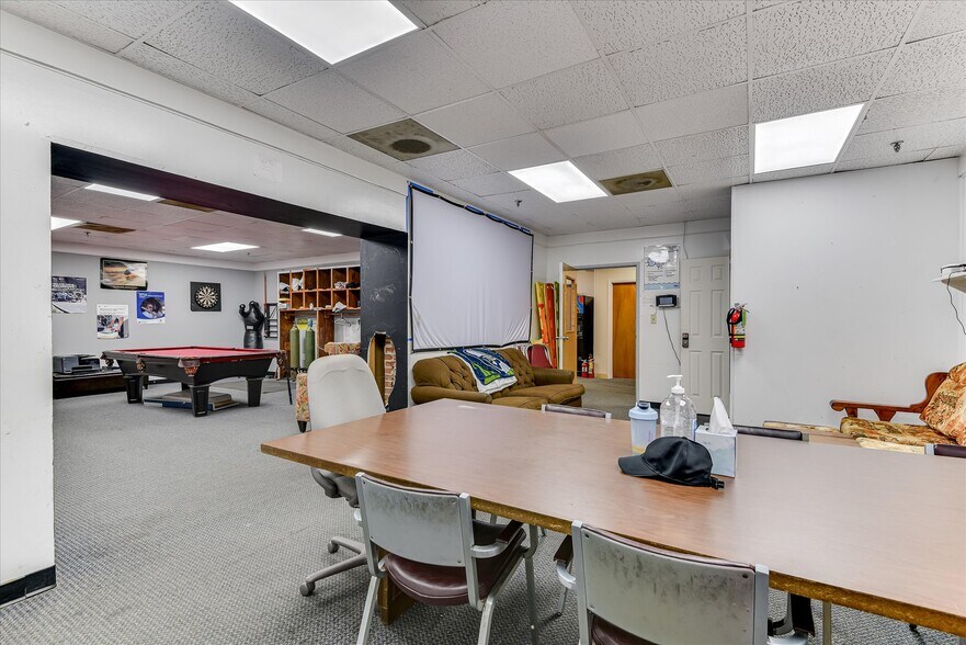 More Photos Of 1089 Augusta Rd, Warrenville Office For Sale