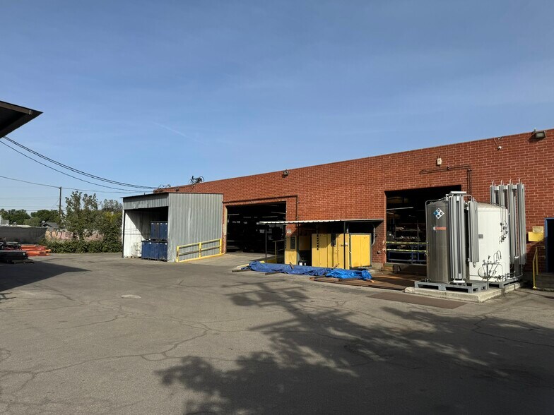 More Photos Of 14105 S Avalon Blvd, Los Angeles Industrial For Sale