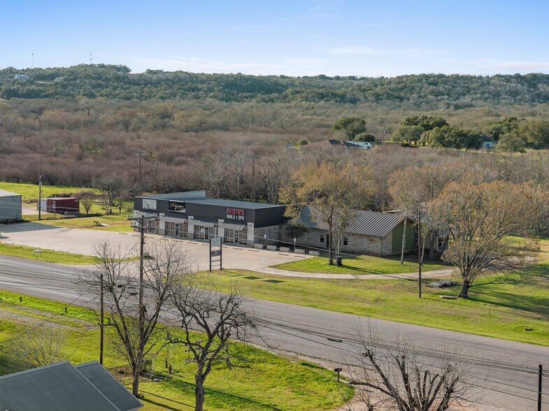 More Photos Of 1417 W State Highway 71, La Grange General Retail For Lease