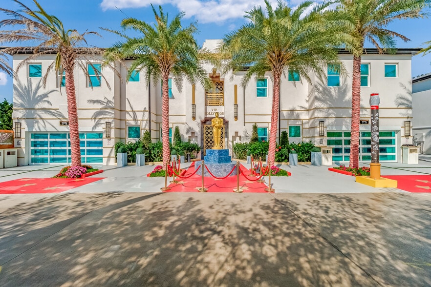Primary Photo Of 1021 Fantasy Dr, Davenport Specialty For Sale