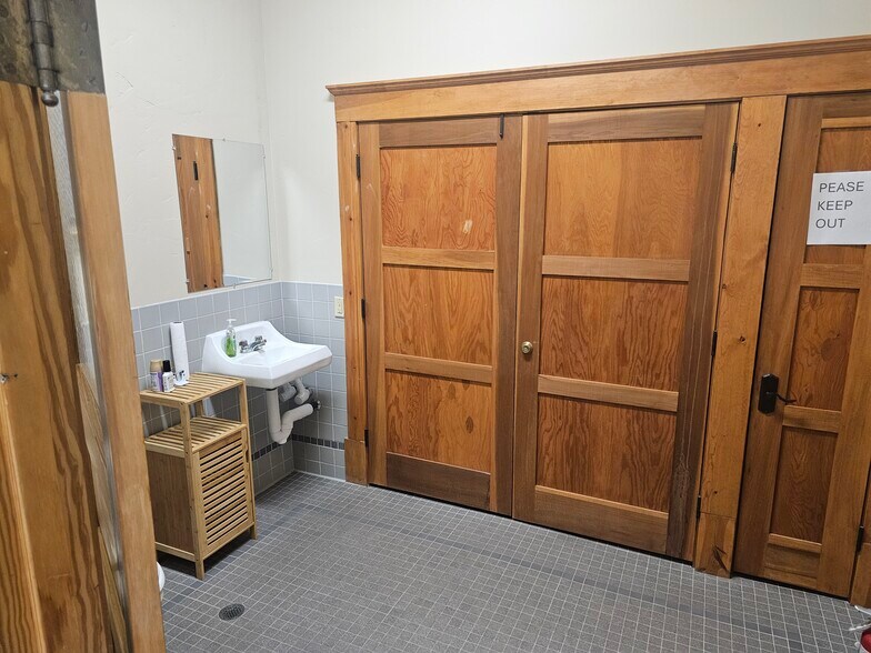 More Photos Of 2 S Main St, Coalville Loft Creative Space For Lease