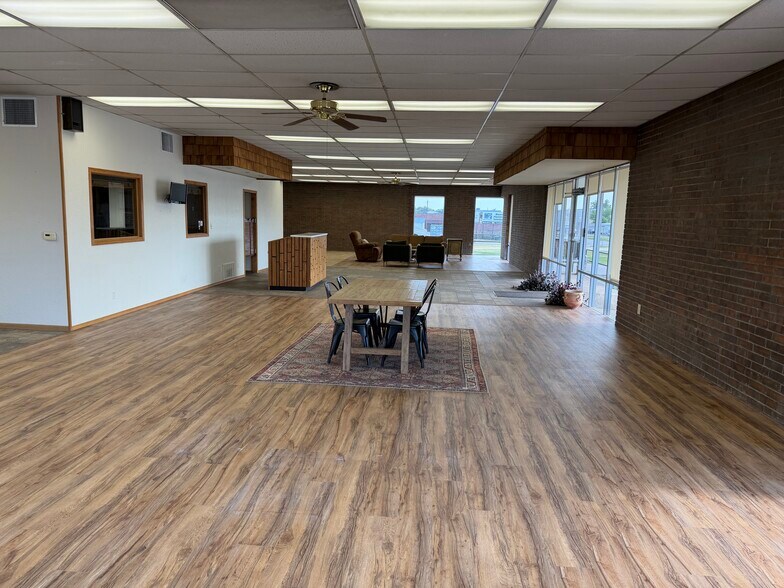 More Photos Of 117 W 7th Ave, Augusta Office For Lease
