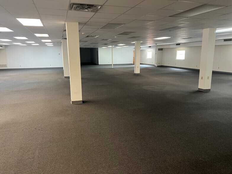 More Photos Of 1206 Quarrier St, Charleston Office For Lease