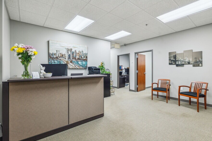 More Photos Of 101 Forrest Crossing Blvd, Franklin Office For Sale