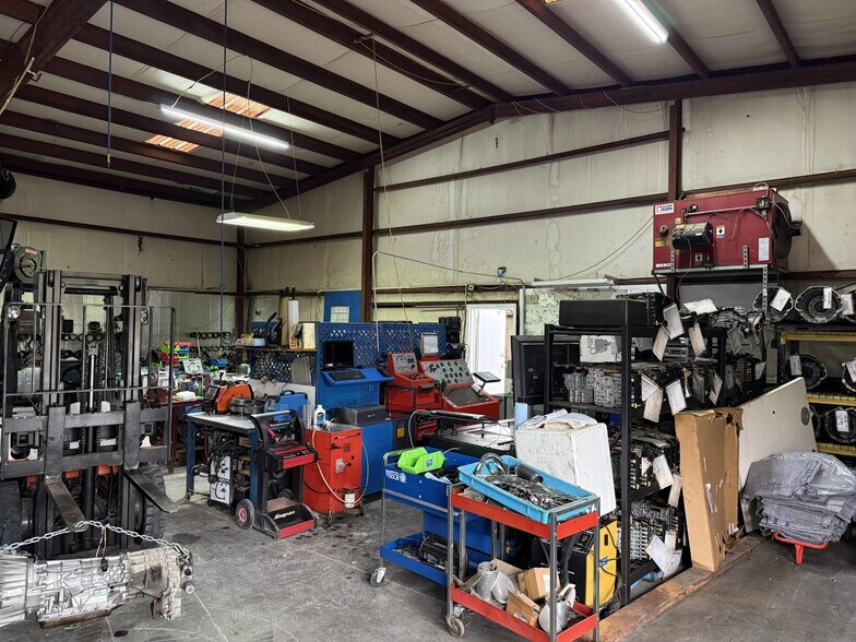 More Photos Of 2430 Oak St, Cumming Service For Sale