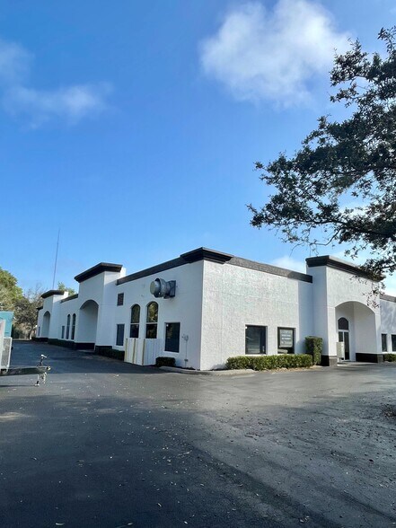 Primary Photo Of 1431 Rail Head Blvd, Naples Warehouse For Lease