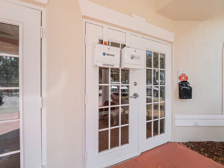 More Photos Of 990 Palm St, Cocoa Office For Lease