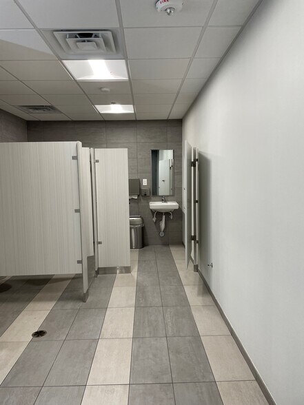 More Photos Of 4800 N Federal Hwy, Boca Raton Unknown For Lease