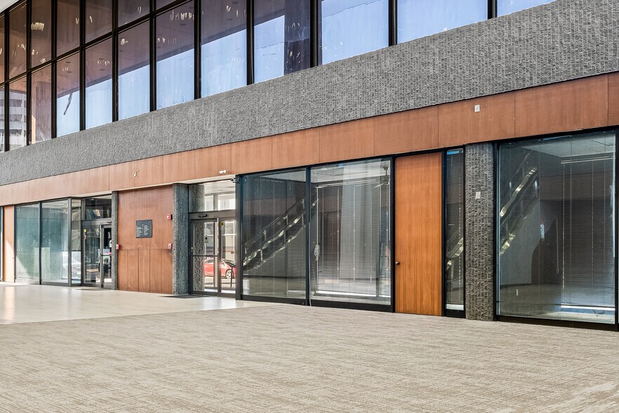 More Photos Of 615 N Upper Broadway St, Corpus Christi Office For Sale