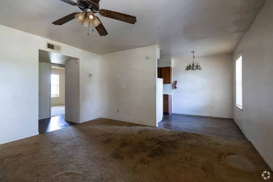 More Photos Of 205 E Watson St, Willis Apartments For Sale