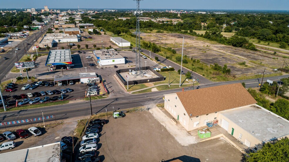 More Photos Of 205 S 26th St, Waco Warehouse For Lease
