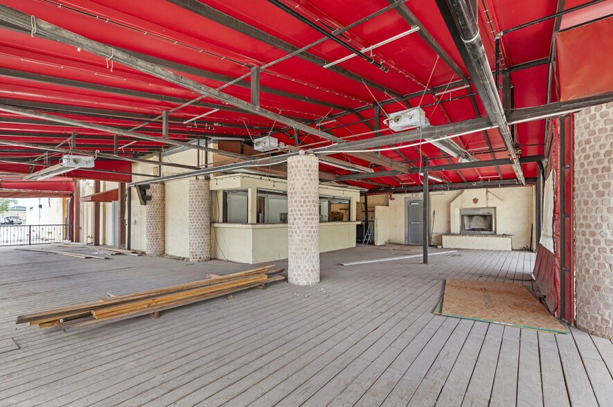 More Photos Of 24116 W Interstate 10, San Antonio General Retail For Sale