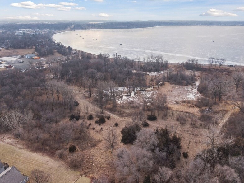 More Photos Of xxx Lake Blvd, Buffalo Apartments For Sale