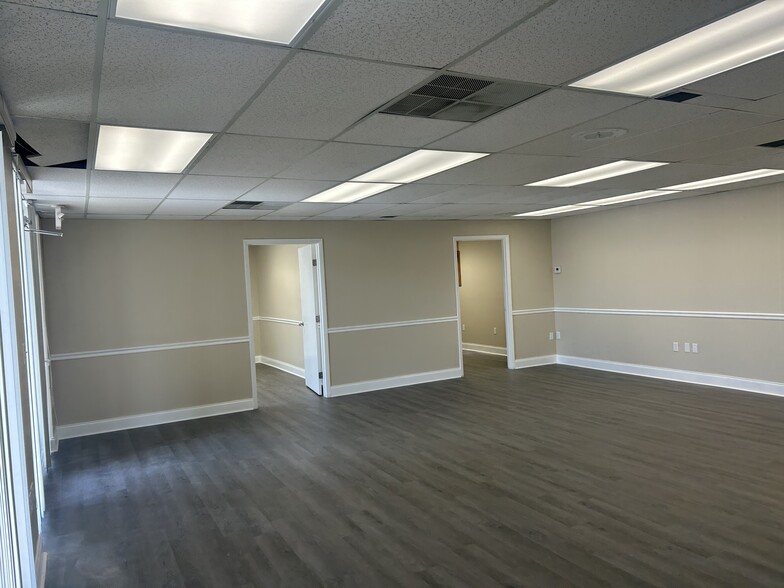 More Photos Of 3750 US Highway 27 N, Sebring General Retail For Sale