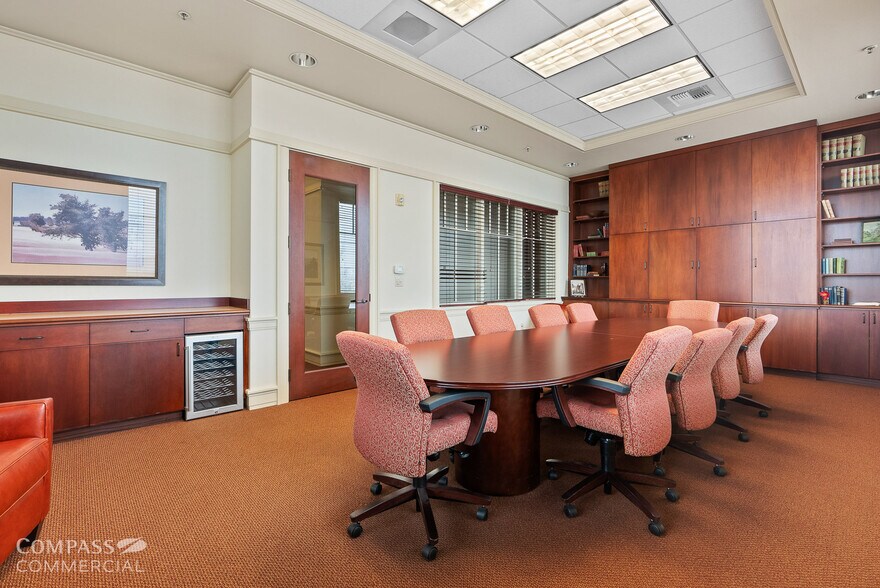 More Photos Of 735 SW 6th St, Redmond Office For Lease