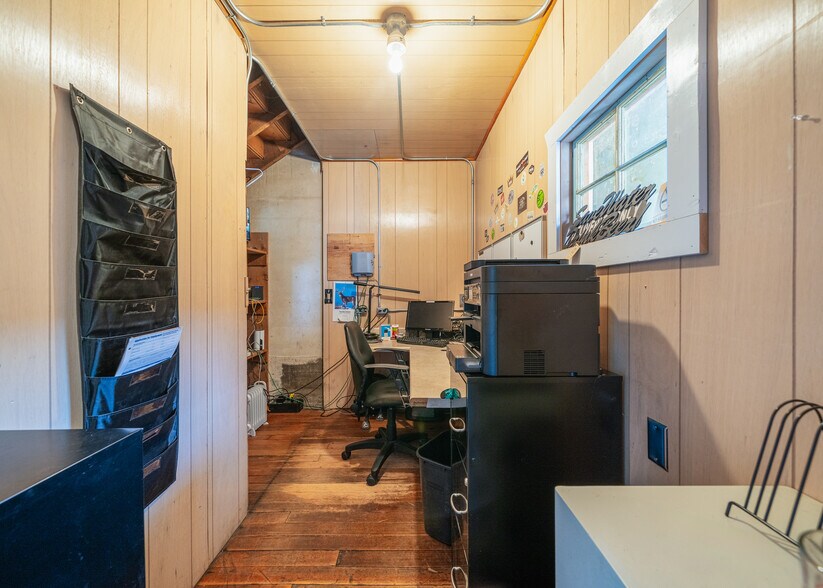 More Photos Of 1307 Main St, Oroville Bar For Sale