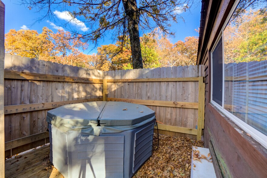 More Photos Of 446724 E 390 Rd, Langley Hotel For Sale