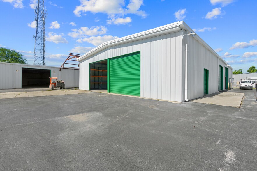 More Photos Of 13595 SE 31st Ave, Summerfield Warehouse For Sale