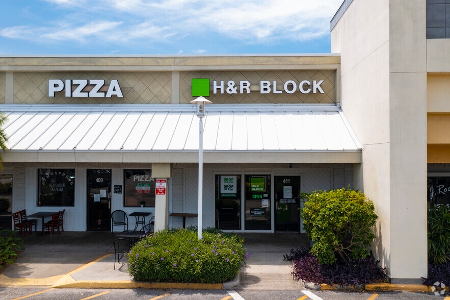 More Photos Of 935 N Beneva Rd, Sarasota Unknown For Lease