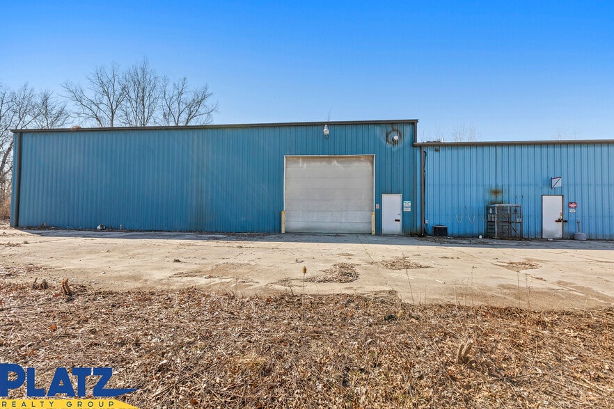 More Photos Of 1929 Larchmont Ave NE, Warren Warehouse For Sale