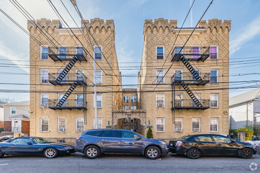 More Photos Of 4324 165th St, Flushing Apartments For Sale