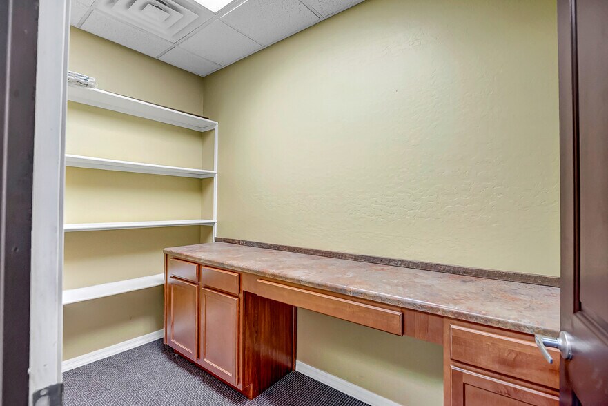 More Photos Of 4521 E Jensen St, Mesa Light Manufacturing For Lease