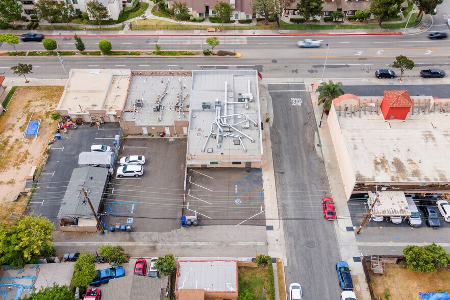 More Photos Of 1001-1003 E La Habra Blvd, La Habra Storefront For Lease