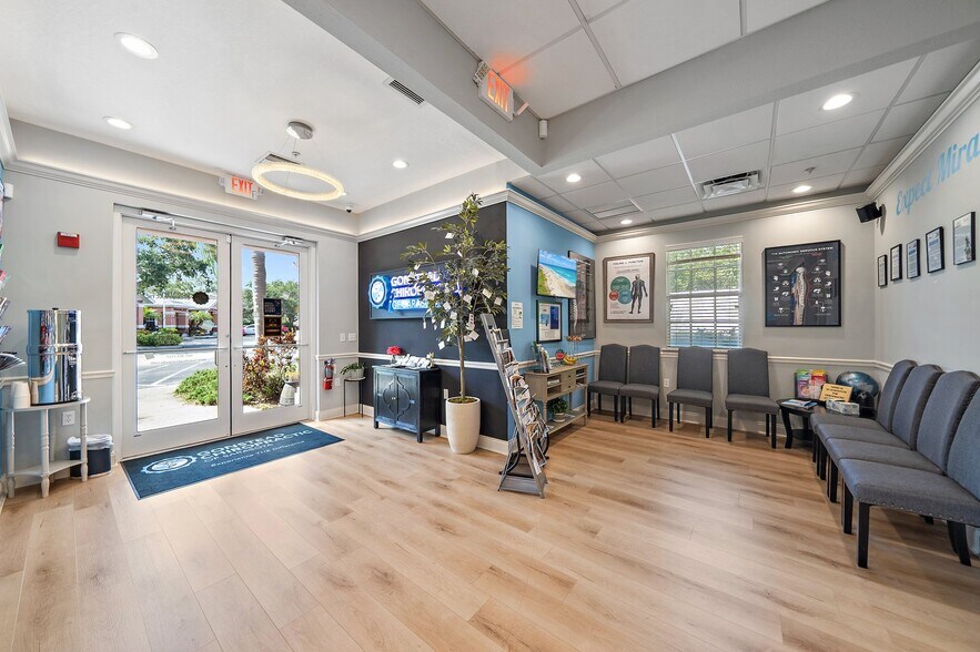 More Photos Of 5652-5654 Marquesas Cir, Sarasota Office For Lease