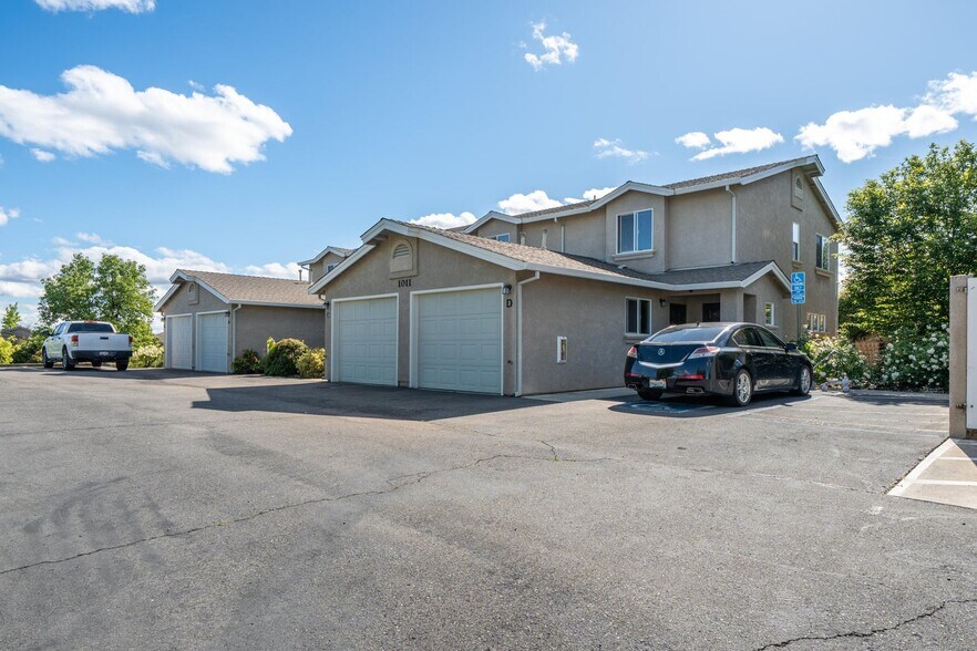 More Photos Of 1011 Burton Dr, Redding Apartments For Sale