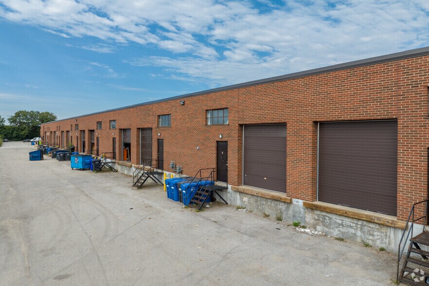 More Photos Of 1100 Invicta Dr, Oakville Light Manufacturing For Lease