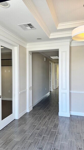 More Photos Of 12440 Emily Ct, Sugar Land Office Residential For Sale