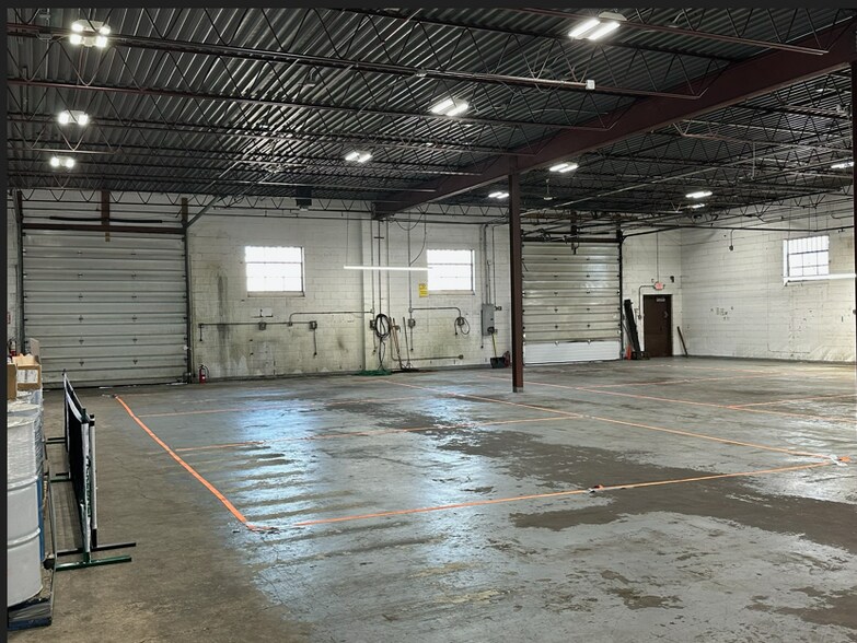 More Photos Of 195 S Fehr Way, Bay Shore Warehouse For Sale