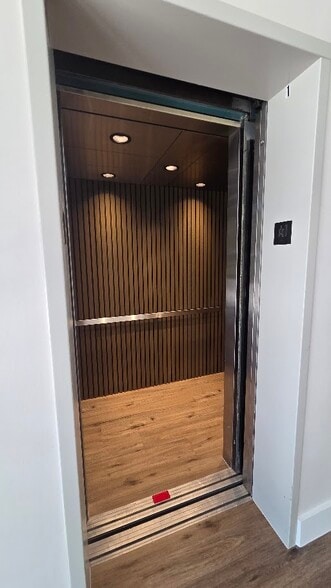 More Photos Of 6100 Griffin Rd, Davie Medical For Lease