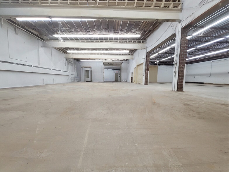 More Photos Of 141 Grove St, Meriden Manufacturing For Lease