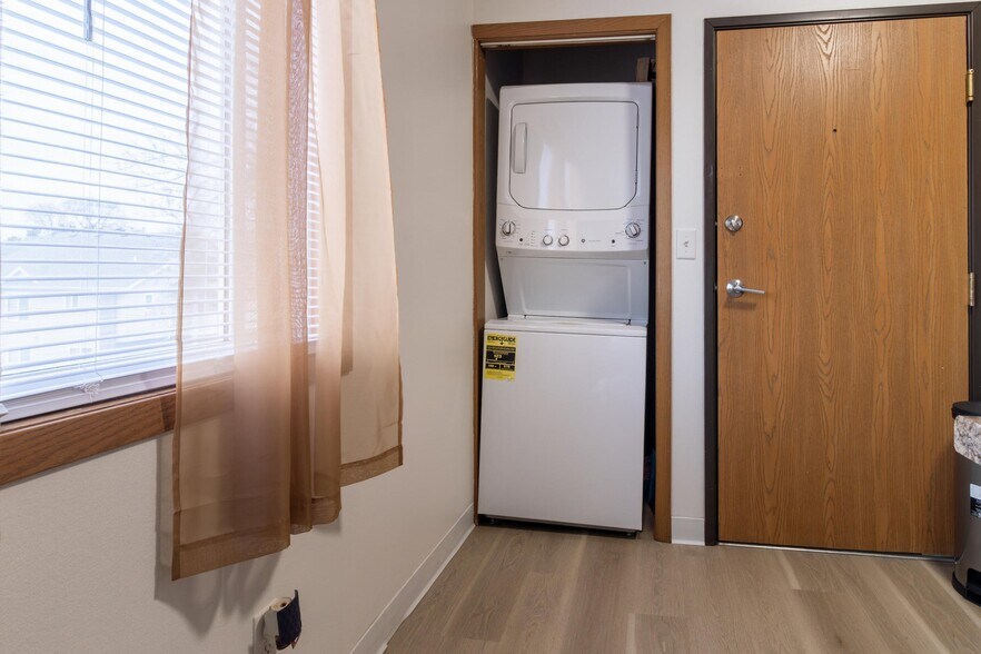 More Photos Of 215 Jewel Dr, Ames Multifamily For Sale