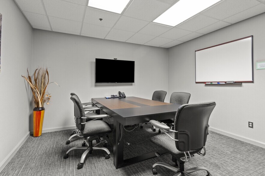 More Photos Of 600 Boulevard S, Huntsville Coworking Space