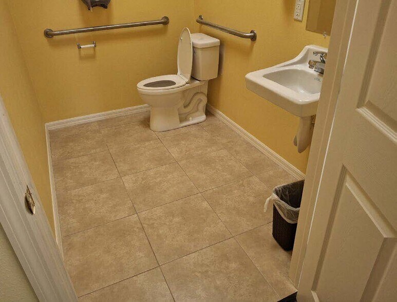 More Photos Of 2517 Seven Springs Blvd, New Port Richey Loft Creative Space For Sale