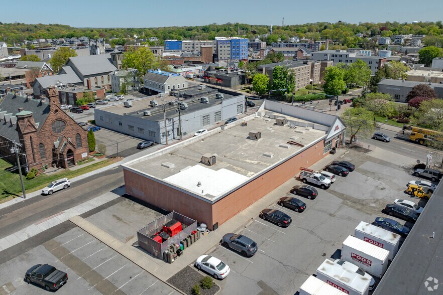 More Photos Of 694-696 West Ave, Norwalk Freestanding For Sale