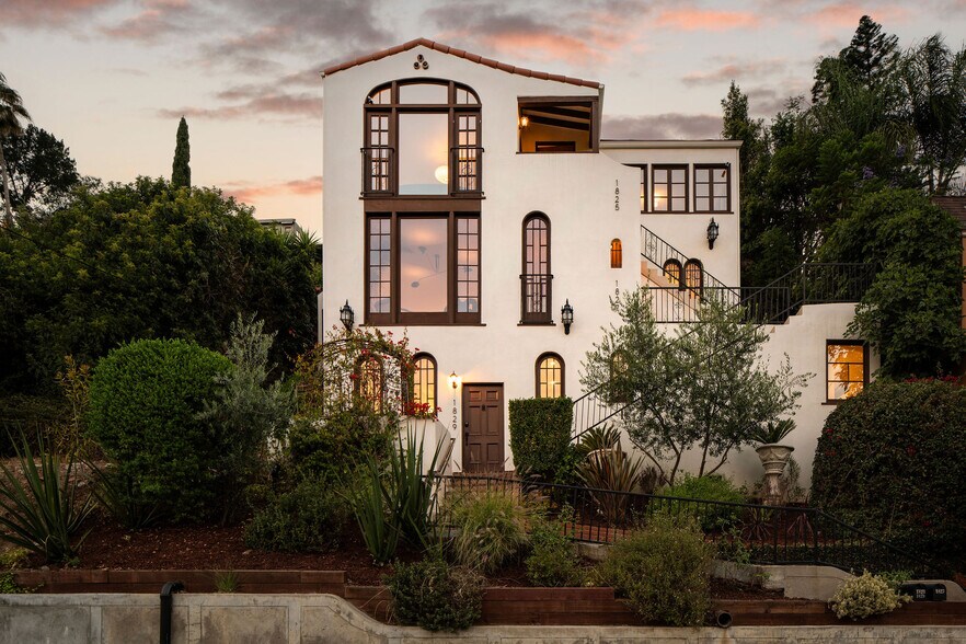Primary Photo Of 1825 Redesdale Ave, Los Angeles Multifamily For Sale
