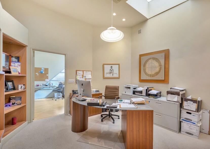 More Photos Of 810 S Robertson Blvd, Los Angeles Storefront Retail Office For Sale