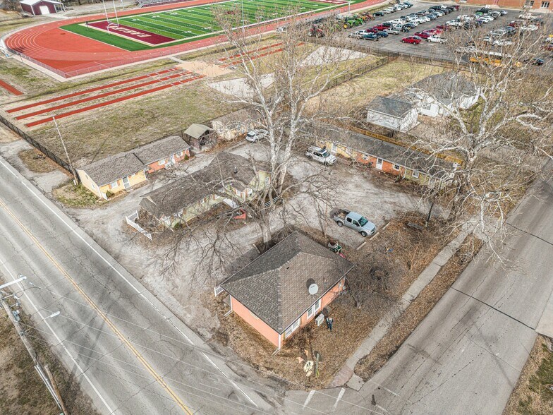 More Photos Of 308 Chestnut St, Silver Lake Apartments For Sale
