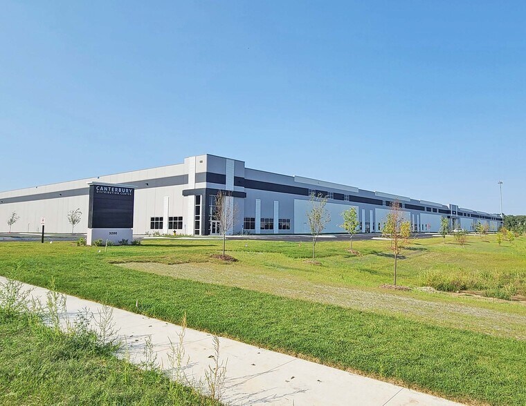 More Photos Of 3200 4th Ave E, Shakopee Distribution For Lease