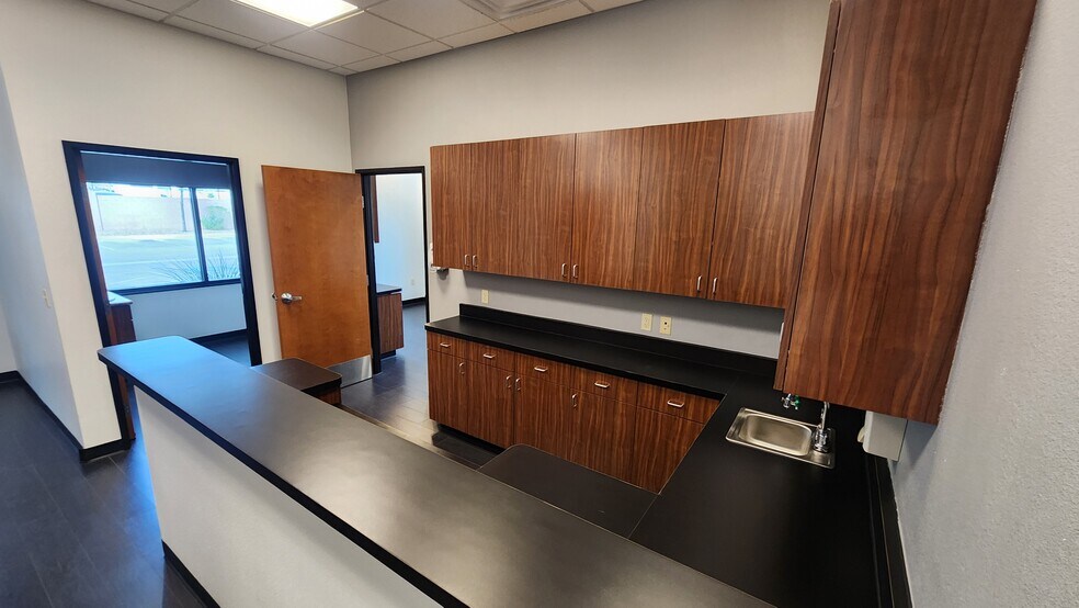 More Photos Of 8845 W Flamingo Rd, Las Vegas Medical For Lease