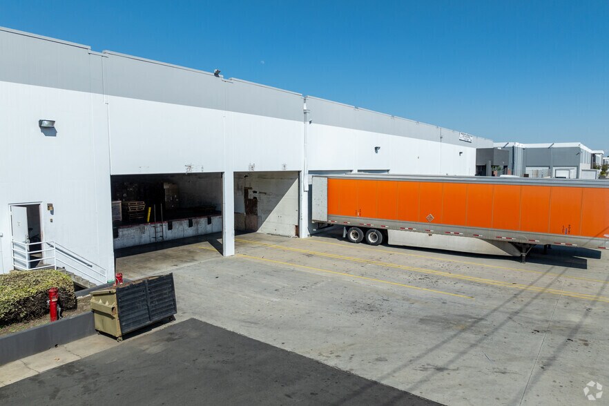 More Photos Of 14313-14351 Bonelli St, City of Industry Distribution For Sale