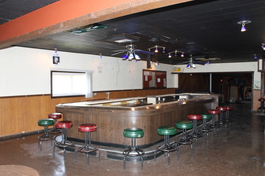 More Photos Of 1204 18th St, Two Rivers Bar For Sale